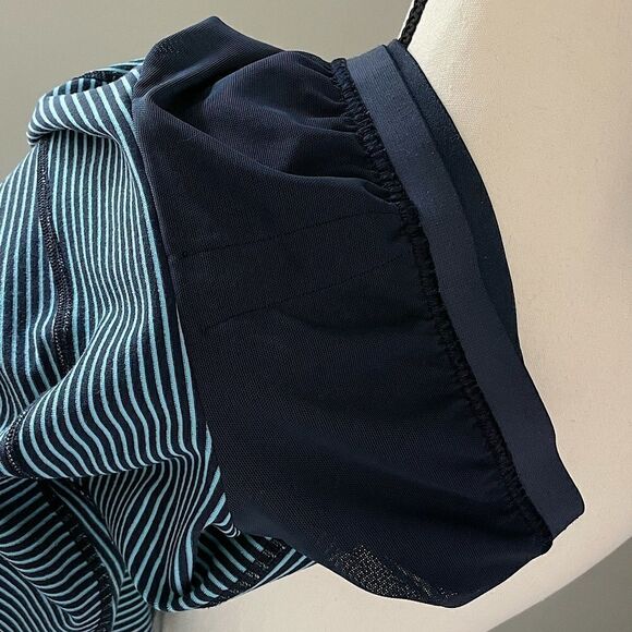 Lululemon Dark and Light Blue Halter/Racerback Athletic Tank-Top. Fits Like an 8 - Picture 6 of 6